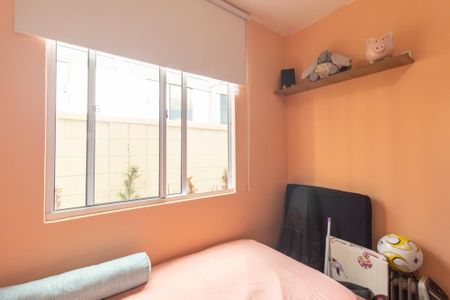 Quarto 2 de apartamento para alugar com 2 quartos, 60m² em Uberaba, Curitiba