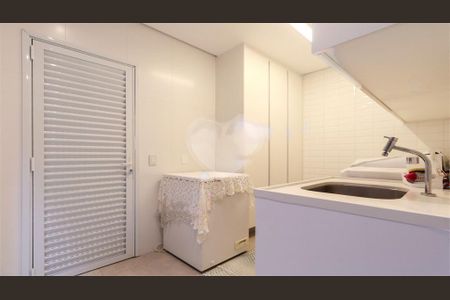 Casa de condomínio à venda com 668m², 3 quartos e 4 vagas