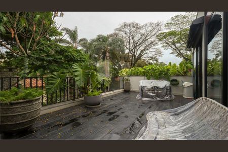 Casa de condomínio à venda com 668m², 3 quartos e 4 vagas