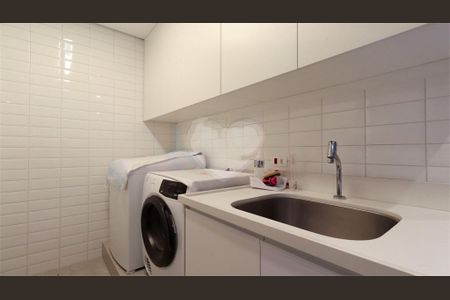 Casa de condomínio à venda com 668m², 3 quartos e 4 vagas