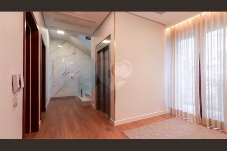 Casa de condomínio à venda com 668m², 3 quartos e 4 vagas