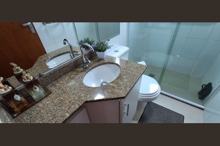 Apartamento à venda com 64m², 2 quartos e 2 vagasBanheiro Social 