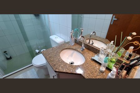 Apartamento à venda com 64m², 2 quartos e 2 vagasBanheiro Suíte 