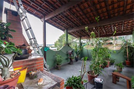 Casa à venda com 3 quartos, 320m² em Bandeiras, Osasco