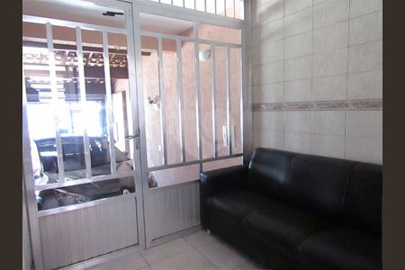 Casa à venda com 3 quartos, 104m² em Vila Ivone, São Paulo