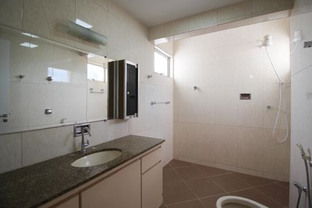 Apartamento à venda com 116m², 3 quartos e 2 vagasBanheiro 1