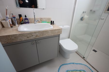 Banheiro do Quarto 2 de apartamento para alugar com 3 quartos, 98m² em Jardim América, Goiânia