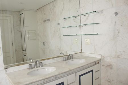 Apartamento à venda com 2 quartos, 280m² em Santa Cecilia, São Paulo