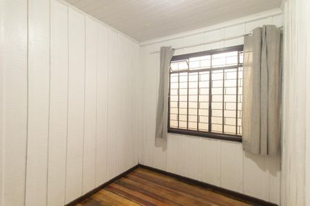 Quarto 1 de casa para alugar com 2 quartos, 80m² em Xaxim, Curitiba