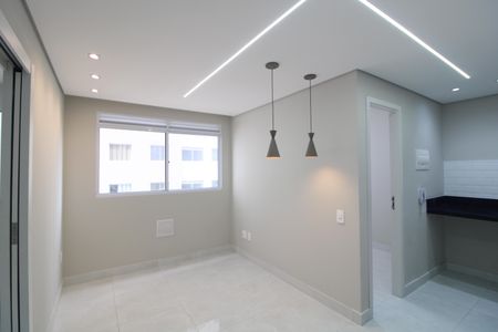 Sala de apartamento para alugar com 2 quartos, 34m² em Veleiros, São Paulo