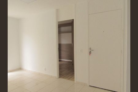 Sala de apartamento para alugar com 3 quartos, 50m² em Santa Maria, Osasco