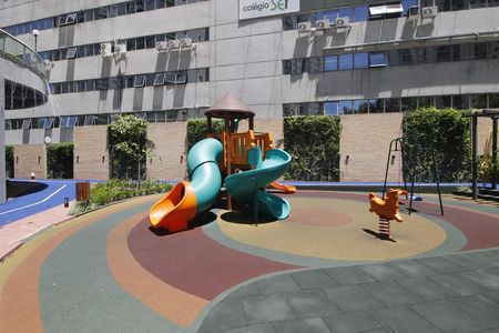 Apartamento para alugar com 117m², 4 quartos e 2 vagasÁrea comum - Playground