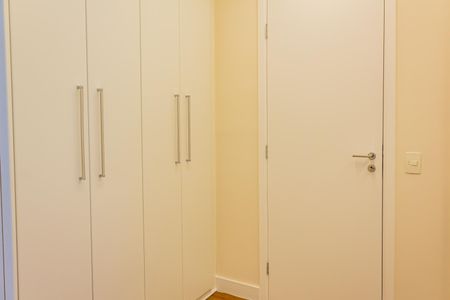 Apartamento à venda com 190m², 3 quartos e 3 vagasCloset da suíte 1
