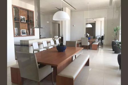 Apartamento à venda com 190m², 3 quartos e 3 vagasÁrea comum - Salão de festas