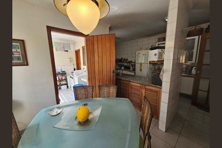 Casa à venda com 3 quartos, 199m² em Jardim das Vertentes, São Paulo