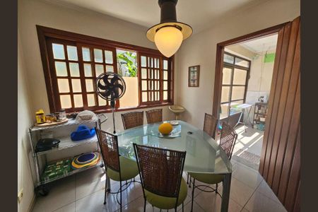 Casa à venda com 3 quartos, 199m² em Jardim das Vertentes, São Paulo