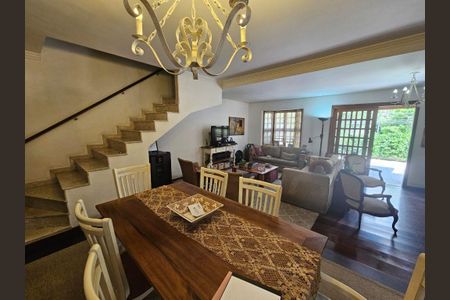 Casa à venda com 3 quartos, 199m² em Jardim das Vertentes, São Paulo