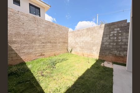 Casa de condomínio à venda com 90m², 2 quartos e 2 vagasQuintal