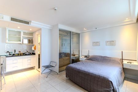 Studio à venda com 27m², 1 quarto e 1 vaga Studio à venda com 27m², 1 quarto e 1 vagaStudio