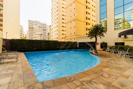 Studio à venda com 27m², 1 quarto e 1 vaga Studio à venda com 27m², 1 quarto e 1 vagaPiscina