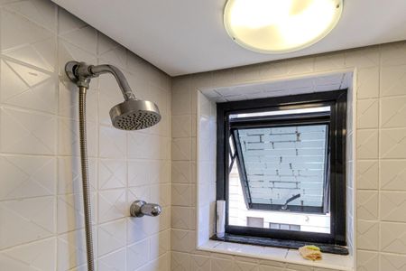 Banheiro de kitnet/studio à venda com 1 quarto, 27m² em Higienópolis, São Paulo