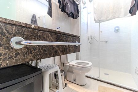 Banheiro de kitnet/studio à venda com 1 quarto, 27m² em Higienópolis, São Paulo