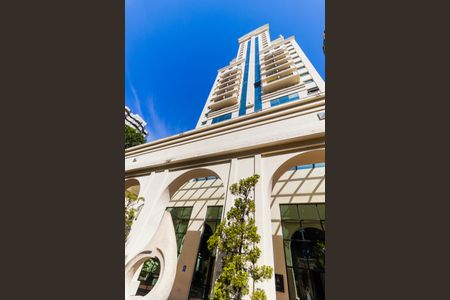 Studio à venda com 27m², 1 quarto e 1 vaga Studio à venda com 27m², 1 quarto e 1 vagaFachada