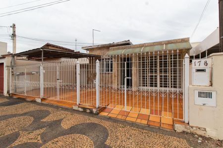 Casa à venda com 300m², 3 quartos e 3 vagasFACHADA