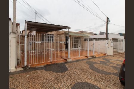 Casa à venda com 300m², 3 quartos e 3 vagasFACHADA