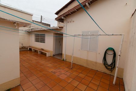 Casa à venda com 300m², 3 quartos e 3 vagasÁREA EXTERNA FUNDOS