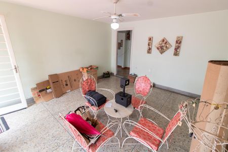 Casa à venda com 300m², 3 quartos e 3 vagasSALA DE ESTAR
