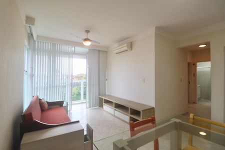 Apartamento para alugar com 73m², 2 quartos e 2 vagasSala