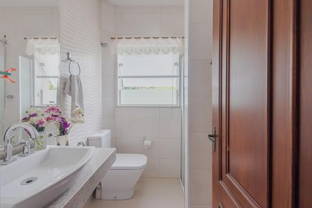 Casa à venda com 200m², 3 quartos e 2 vagasBanheiro