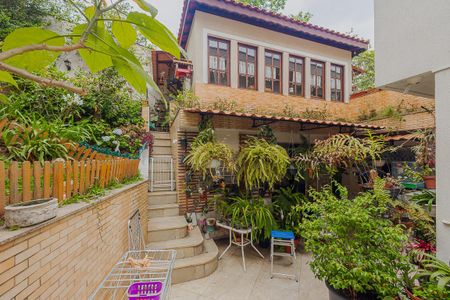 Casa à venda com 200m², 3 quartos e 2 vagasQuintal