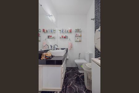 Casa à venda com 200m², 3 quartos e 2 vagasBanheiro da Suíte