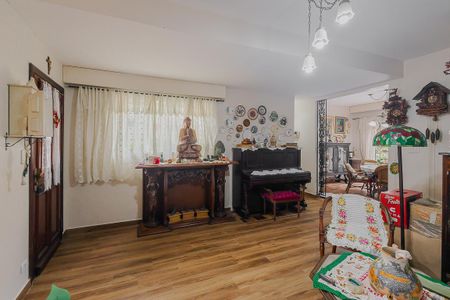 Casa à venda com 200m², 3 quartos e 2 vagasSala