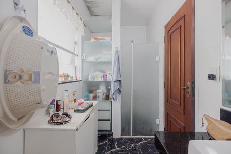 Casa à venda com 200m², 3 quartos e 2 vagasBanheiro da Suíte