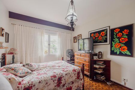 Casa à venda com 200m², 3 quartos e 2 vagasSuíte