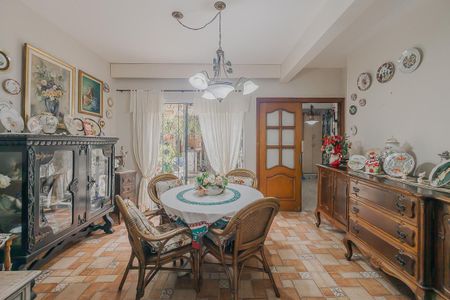 Casa à venda com 200m², 3 quartos e 2 vagasSala