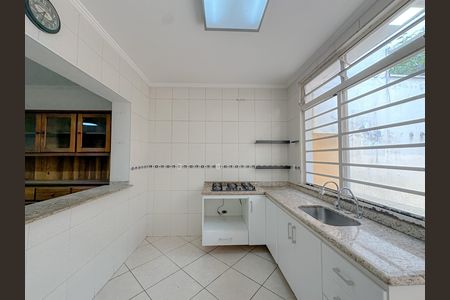 Cozinha de casa para alugar com 2 quartos, 120m² em Jardim Humaita, São Paulo