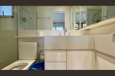 Apartamento à venda com 60m², 1 quarto e 1 vaga Apartamento à venda com 60m², 1 quarto e 1 vagaBanheiro da Suíte