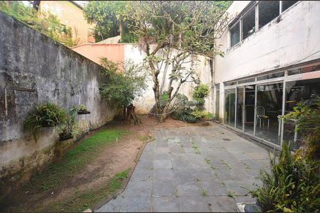 Casa à venda com 3 quartos, 250m² em Vila Madalena, São Paulo