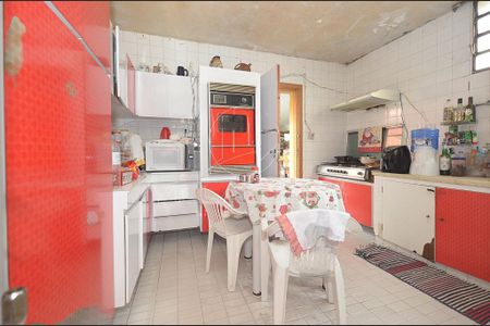 Casa à venda com 3 quartos, 250m² em Vila Madalena, São Paulo