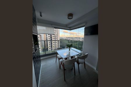 Apartamento à venda com 78m², 3 quartos e 1 vaga Apartamento à venda com 78m², 3 quartos e 1 vagaVaranda