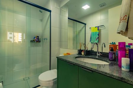 Apartamento à venda com 78m², 2 quartos e 1 vaga Apartamento à venda com 78m², 2 quartos e 1 vagaBanheiro social