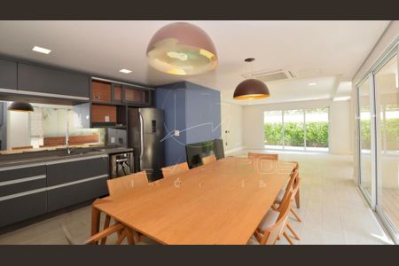 Casa à venda com 4 quartos, 415m² em Vila Madalena, São Paulo