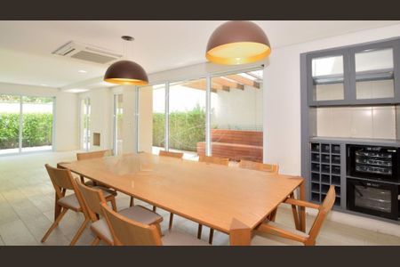 Casa à venda com 4 quartos, 415m² em Vila Madalena, São Paulo