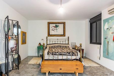 Casa à venda com 2 quartos, 221m² em Alto de Pinheiros, São Paulo