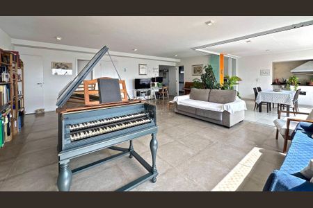 Apartamento à venda com 3 quartos, 161m² em Vila Romana, São Paulo