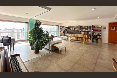 Apartamento à venda com 3 quartos, 161m² em Vila Romana, São Paulo